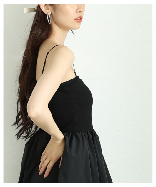 アニュアンス 完売 新品未使用タグ付き オフショルダーバルーンキャミソール 黒 アニュアンス anuans オフショルダーバルーンキャミソール （BLACK