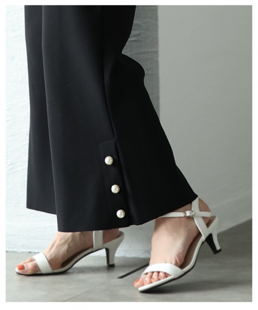 レディース 大人 上品 裾に艶めくパールビジューフレアパンツ【メール