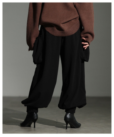 レディース 大人 モード 遊び心あるシルエット立体ポケットジョガー