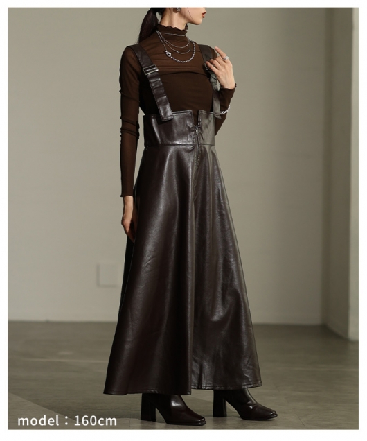 LATOWAラピーヌ　レザージャンパースカート LATOWAラピーヌ レザージャンパースカート