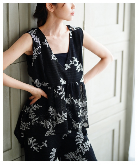 MSGM アフストラクト フリント Vネック ミティトレス 【関税込】 an/アン】ジップデザイン ヘムスカート 襟付き セットアップ
