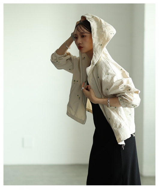 レディース 大人 上品 花柄刺繍撥水加工マウンテンパーカー【10月9日20