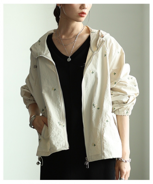 レディース 大人 上品 花柄刺繍撥水加工マウンテンパーカー【10月9日20