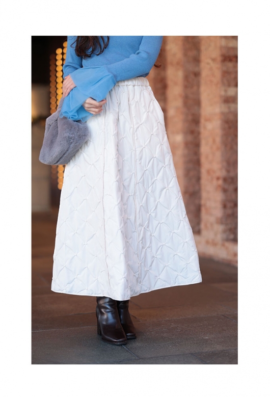 レディース 大人 上品 軽いのに暖かなボール刺繍キルティングスカート