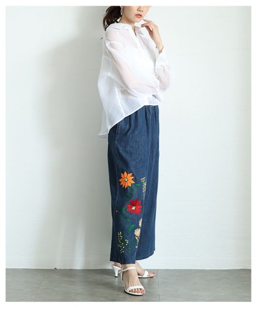 花を添えたインド手刺繍デニムワイドパンツ