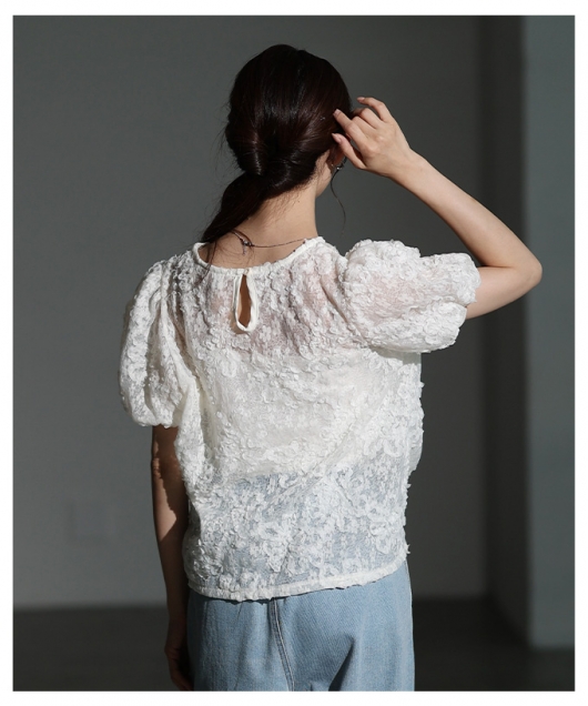 ✴︎お値下げ中✴︎45Rインディゴ花柄ブラウス　袖口裾に丁寧なレース刺繍　体型カバー レディース 大人 上品 ぐるりと囲む刺繍レース花柄シャツブラウス