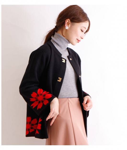 ウィンターセール特別価格】 レディース 大人 上品 花模様のフレア袖