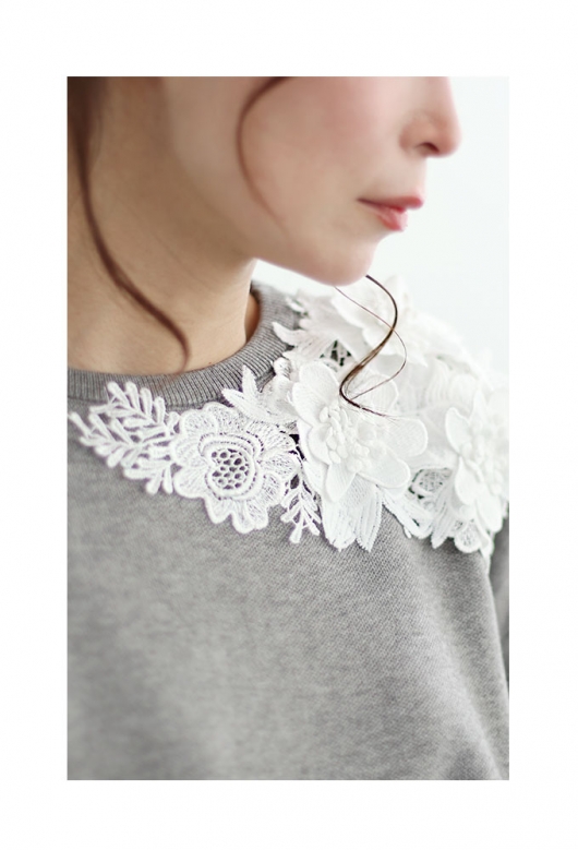 2024年 エムズグレイシー お花モチーフ 花柄 レース ニット トップス 白 2024年 エムズグレイシー お花モチーフ 花柄 レース ニット