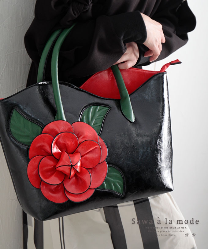 レディース 大人 上品 波打つラインの花咲くトートバッグ｜大人女性のためのナチュラルファッション通販サワアラモード