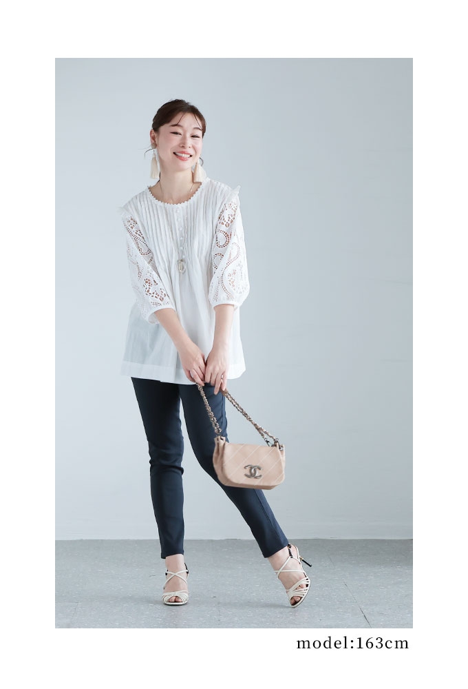 ふんわり袖レースのコットンブラウス
