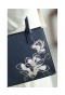 オン・オフ使えるエレガントな美麗花刺繍バッグ