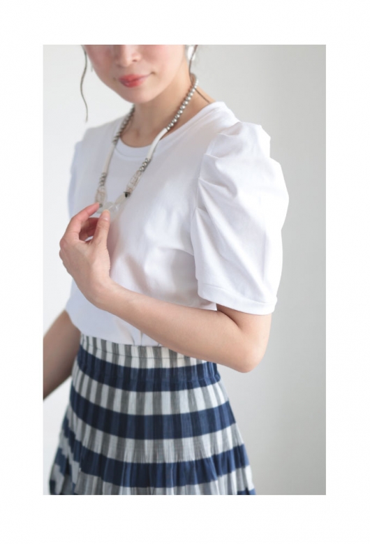 膨らむ袖の大人カットソー