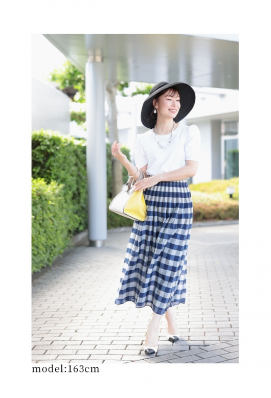 膨らむ袖の大人カットソー
