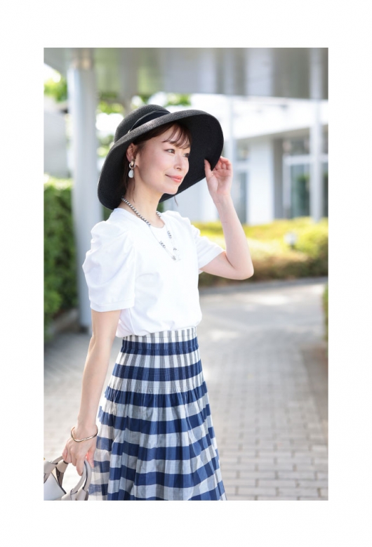 膨らむ袖の大人カットソー