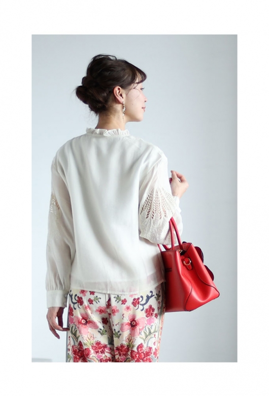 レディース 大人 上品 透かし刺繍袖のタックシャツブラウス mode