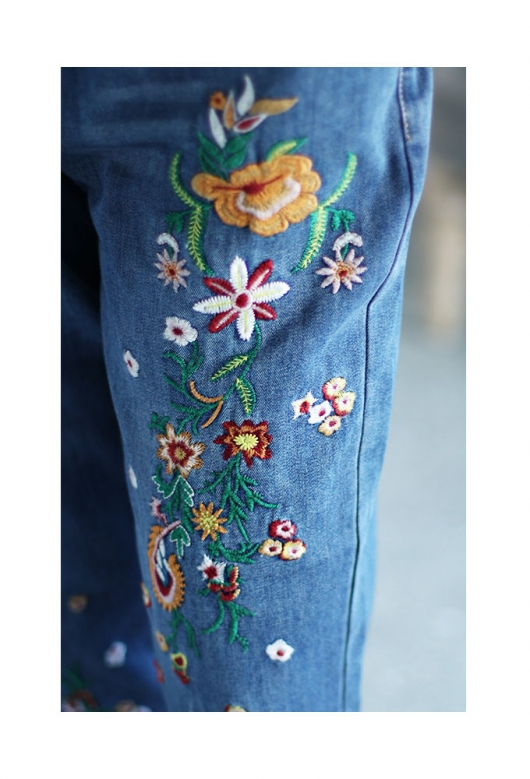 花咲く刺繍のイージーデニムパンツ
