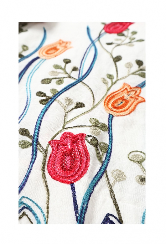 艶やかなチューリップ刺繍のシャツブラウス