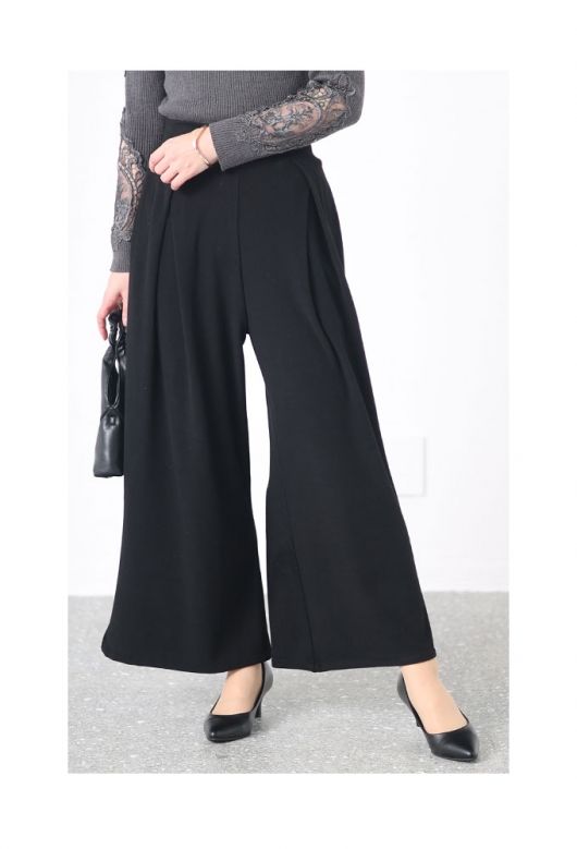 裾が床につかないストレッチタックワイドパンツ