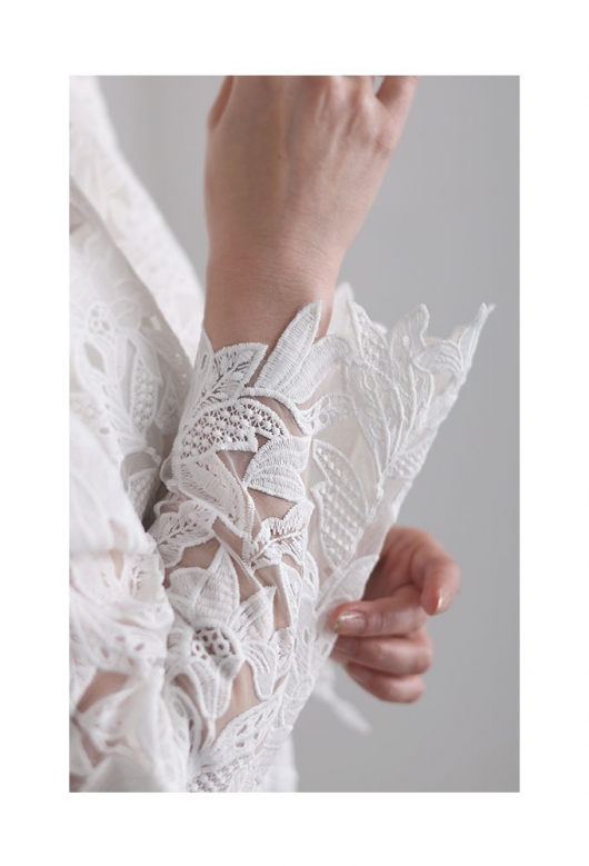 美品 EIKO KONDO 2way レース フリル 花柄 総柄 ブラウス レディース 大人 上品 リンドウの花咲く総レースブラウス