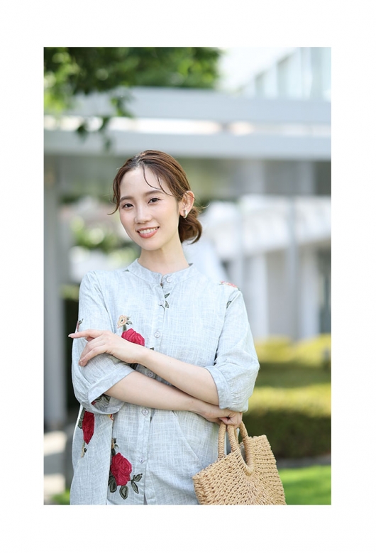 レディース 大人 上品 花刺繍咲くコットンシャツブラウス