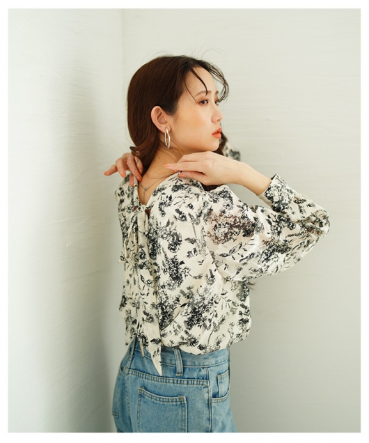 レディース 大人 上品 バックリボンのボタニカル柄シアーシャツ