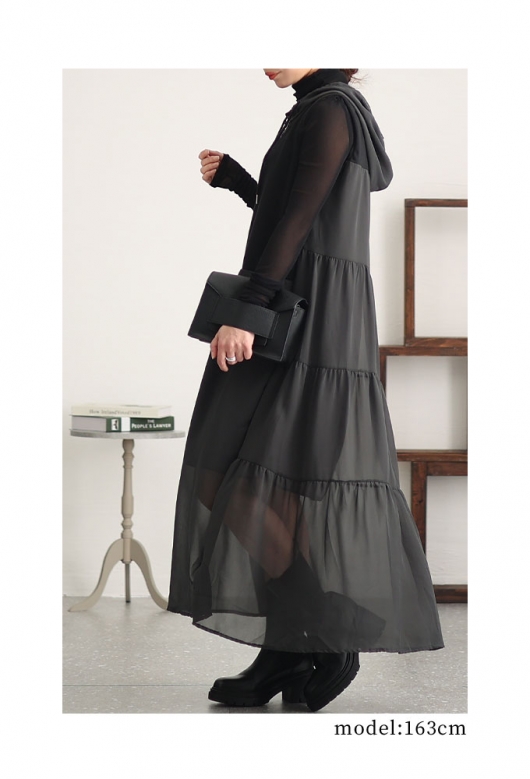 ふんわり軽やかなモード感シフォンフーディワンピース